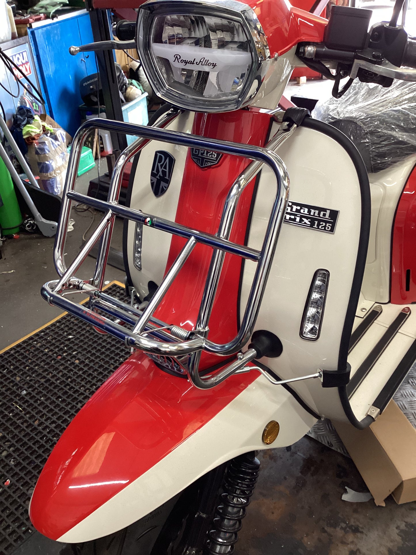 Front Rack Chrome Cuppini Universal - Will Fit All Royal Alloys / Vespa / Lambretta