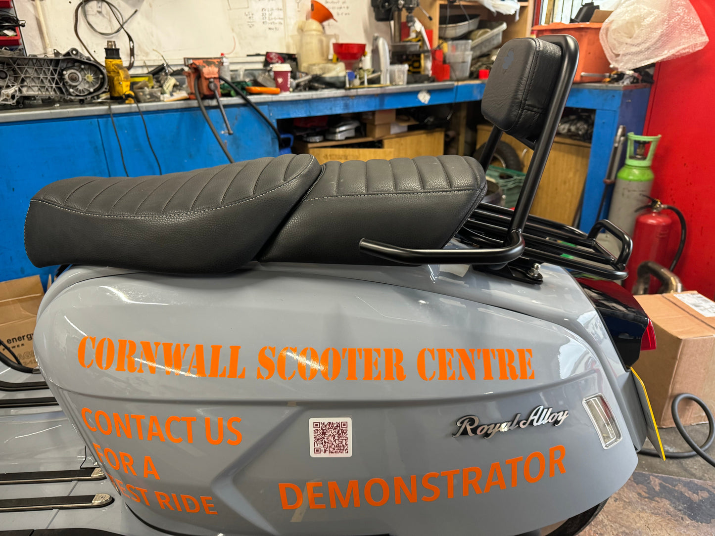 Royal Alloy Backrest With Grab Handle In Black GP / GT / SE