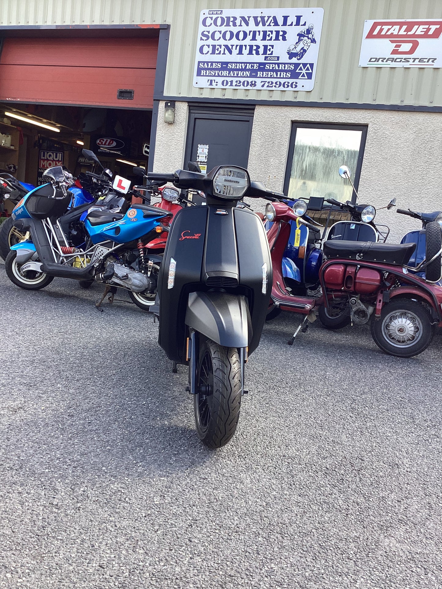 Lambretta V125 Special . Flex Fender. - White / Black / Orange / Blue / Grey