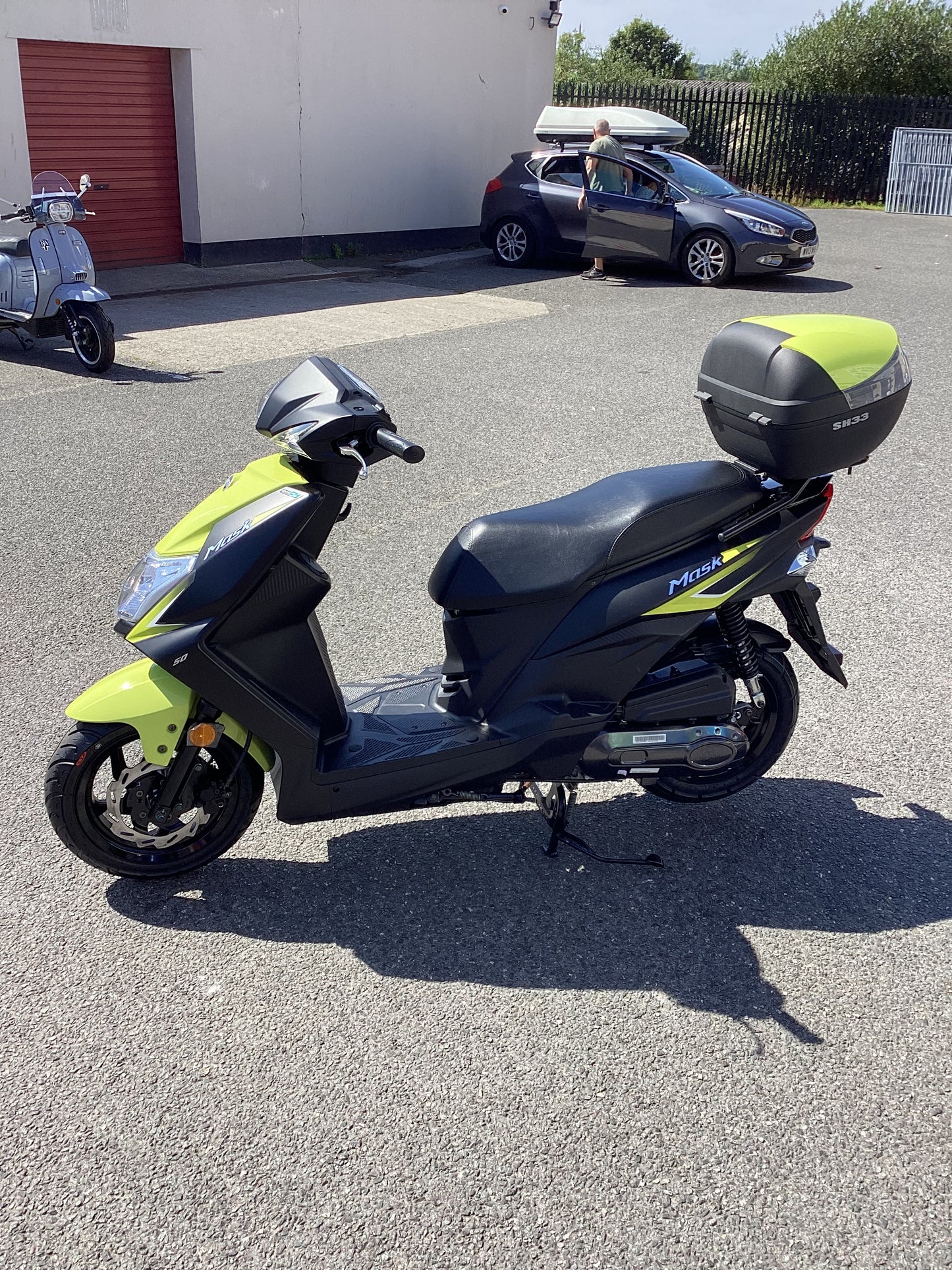 Sym Mask 50cc Black / lime Yellow