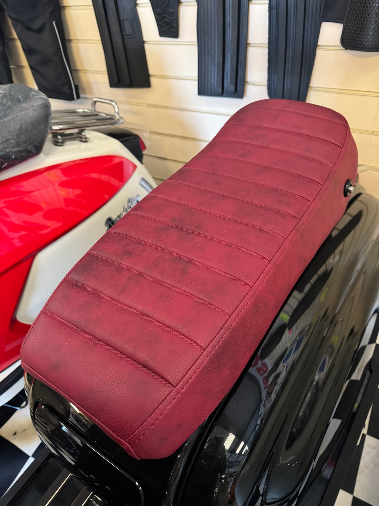 Royal Alloy red bench seat GT