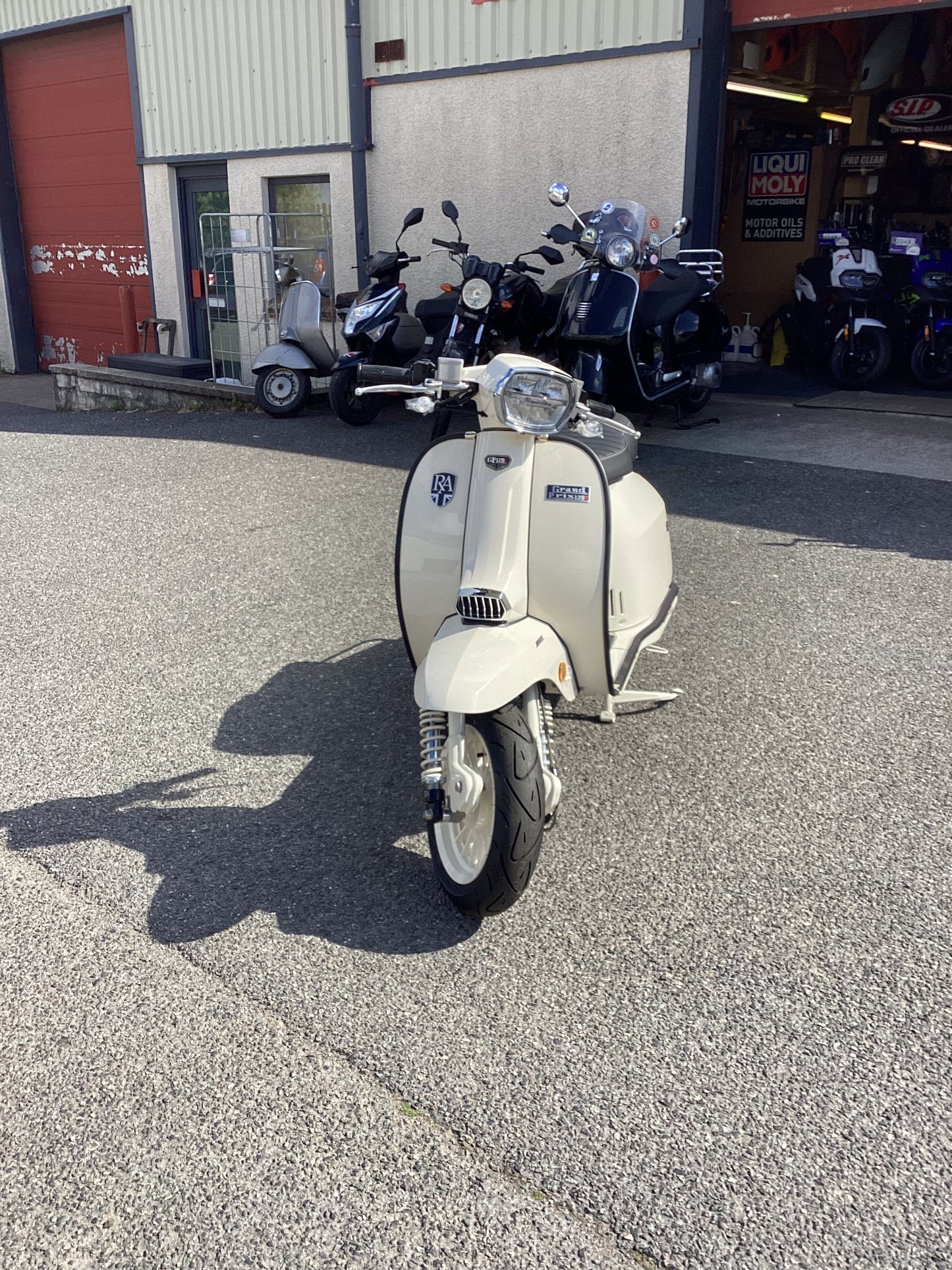 Royal Alloy GP 125 LC MT - Ivory