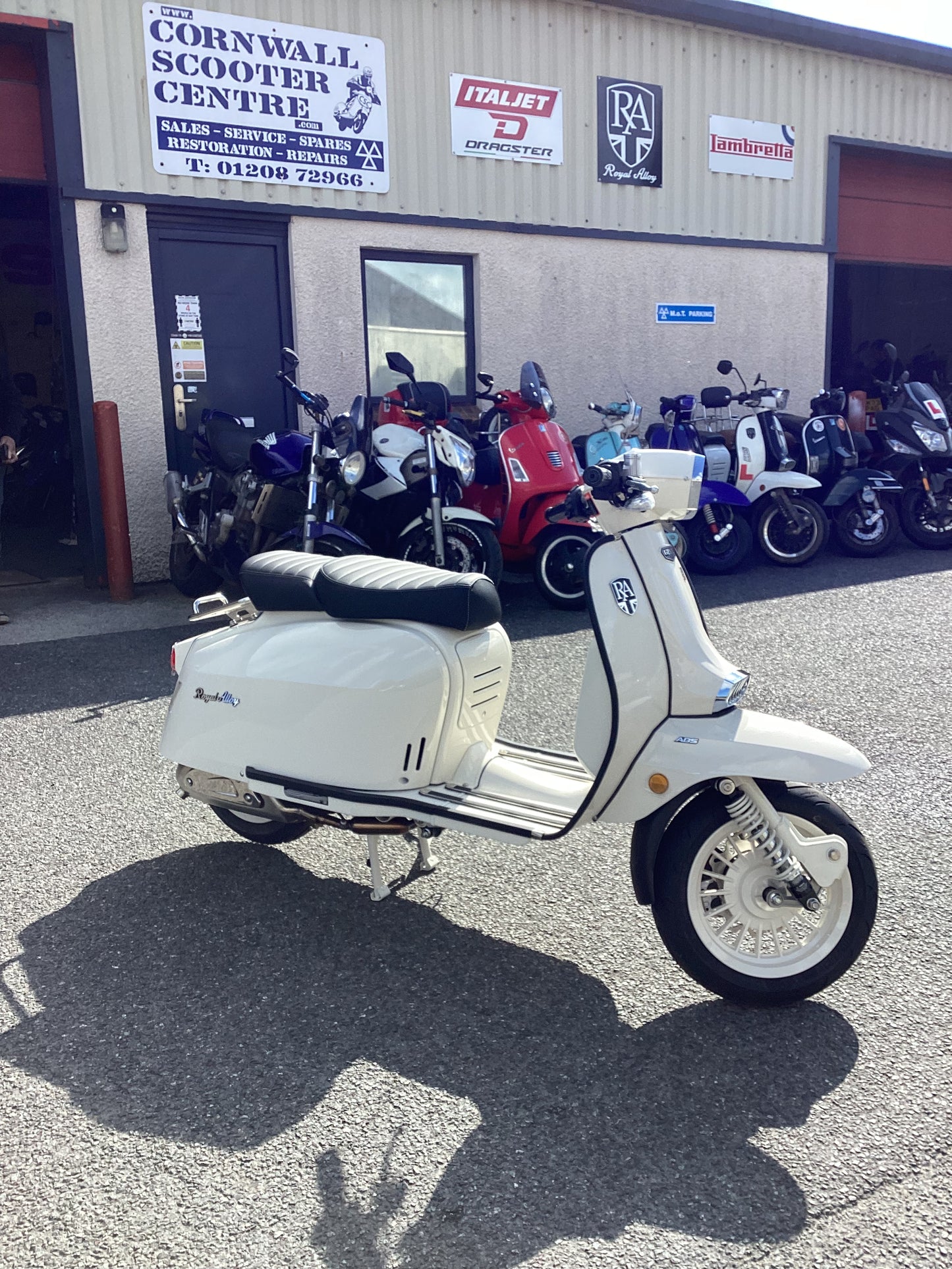 Royal Alloy GP 125 LC MT - Ivory