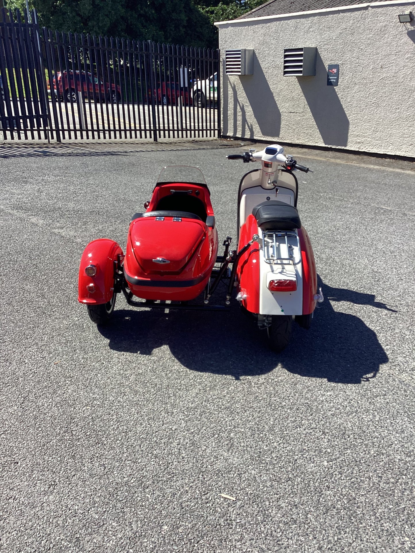 TG 350 Sidecar - Flame Red / Ivory