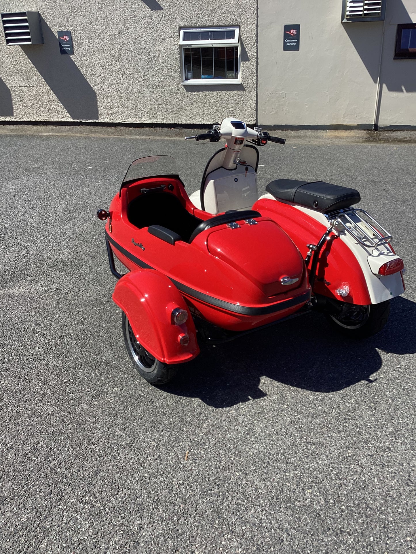 TG 350 Sidecar - Flame Red / Ivory