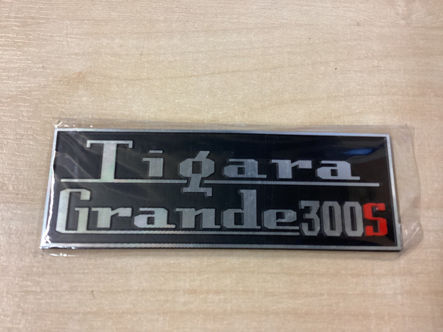 Royal Alloy Tigara Grande 300 badge roof