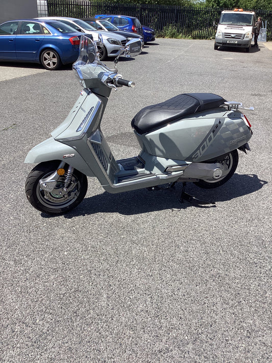 Lambretta X300 GT