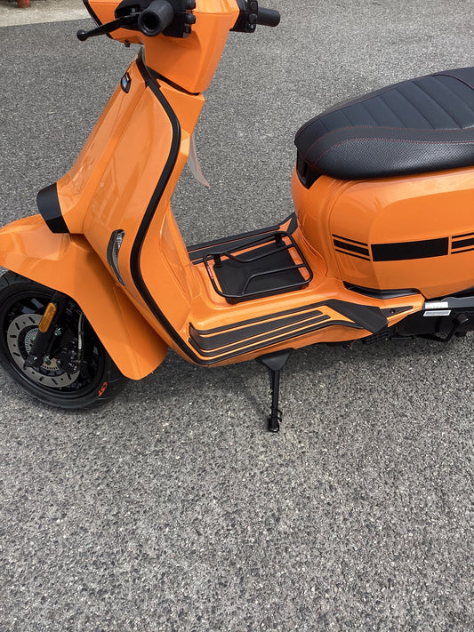 Lambretta V Special Floor Rack - Black
