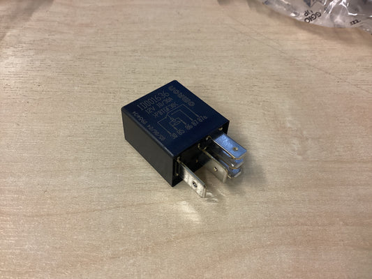 Vespa GTS 300 Relay switch Horn,Fuel,Lamda